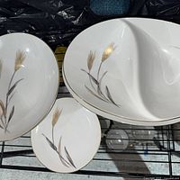 Divided serving dish, serving bowl, small plate with wheat motif