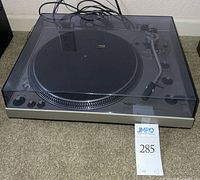 Turntable with dust cover closed