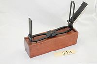 Azimuth device mounted on wooden box, overall view