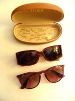 Both sunglasses and Alviero Martini case overview