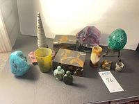 Group overview of all carved stone items