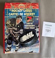 Front of original 7th Inning Sketch OHL Stars hockey cards box