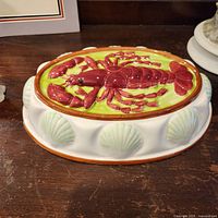 Top view showing lobster relief and color detailing