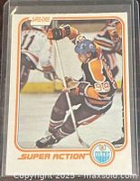 Front of Wayne Gretzky O-Pee-Chee Super Action card #125