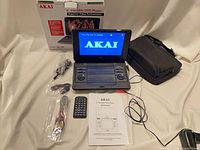 Complete lot overview: player, box, accessories