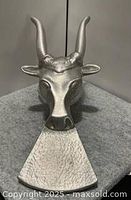 Front view showing bull head shape and footplate