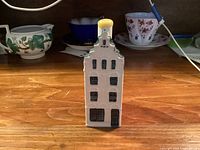 Front view of KLM Delft Blue house bottle