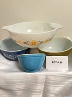 All four Pyrex bowls stacked for overview