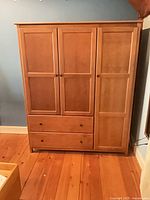 Front view of closed wardrobe