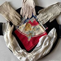 Overview of all gloves and handkerchiefs