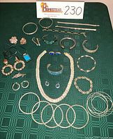 Full lot overview showing all jewellery pieces