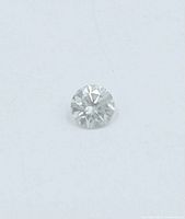 Top view of loose round brilliant diamond