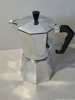Front view of Zanzibar aluminum moka pot