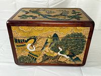 Front and side of the Korean wooden decorative box