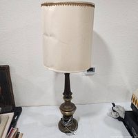 Full view lamp with shade