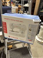 Retail box showing Singer Talent 3323S branding