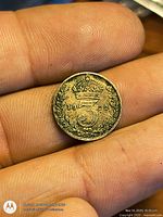 Reverse of 1922 silver threepence showing crowned 3 and date