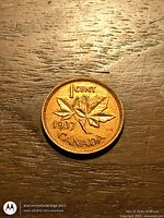 Maple leaf reverse showing date 1937 and denomination 1 CENT CANADA