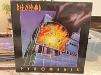 Front cover of Def Leppard Pyromania LP