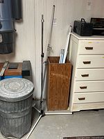 Overall view showing storage box, fluorescent bulbs, Photax stand, PVC base