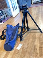 Tripod folded with carrying bag