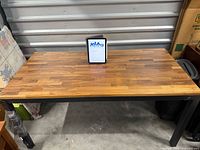 Full view of table top and legs