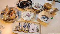 Overview of all porcelain plates, figurine, dishes and tray