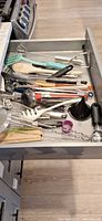 Drawer overview showing majority of utensils