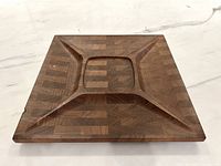 top view of tray showing recessed geometric underside pattern