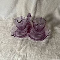 Set assembled on tray showing overall appearance