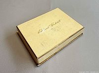 closed Richard Hudnut presentation box exterior