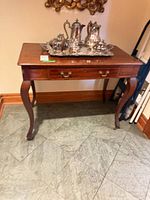 Full view of Queen Anne side table front and top