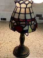 Overall view of stained glass tealight lamp