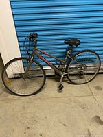 Full side view of Nakamura Trekker hybrid bicycle