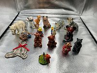 All 17 figurines and ornaments arranged for overview