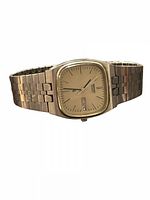 Front view of Seiko SQ quartz watch showing dial, case and bracelet