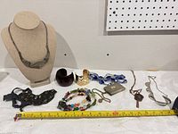 Overview of all items on table