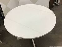 Round table top fully extended