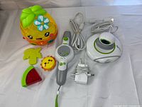 All items in lot laid out together