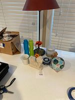 Overall lot with lamp and assorted small decor items