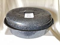 Roasting pan with lid, front view