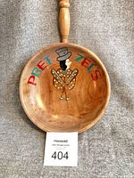 Front view showing full bowl, handle, graphics and diameter reference
