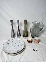 Group shot showing all items in lot