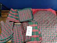 All quilted plaid kitchen linens overview