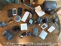 Overview of all electronics on table