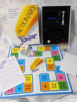 Box front, Pictionary Junior branding