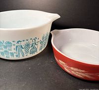 Both Pyrex dishes side by side