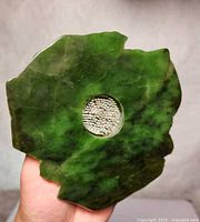 Top view showing jade slab and central kenzan