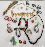 Overview of mixed jewelry pieces laid out