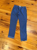 Front view of full length navy leggings